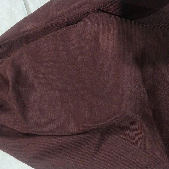 Unbranded Burgundy Drawstring Storage Dust Bag Sized 14.5 x 15-inch - Picture 6 of 6